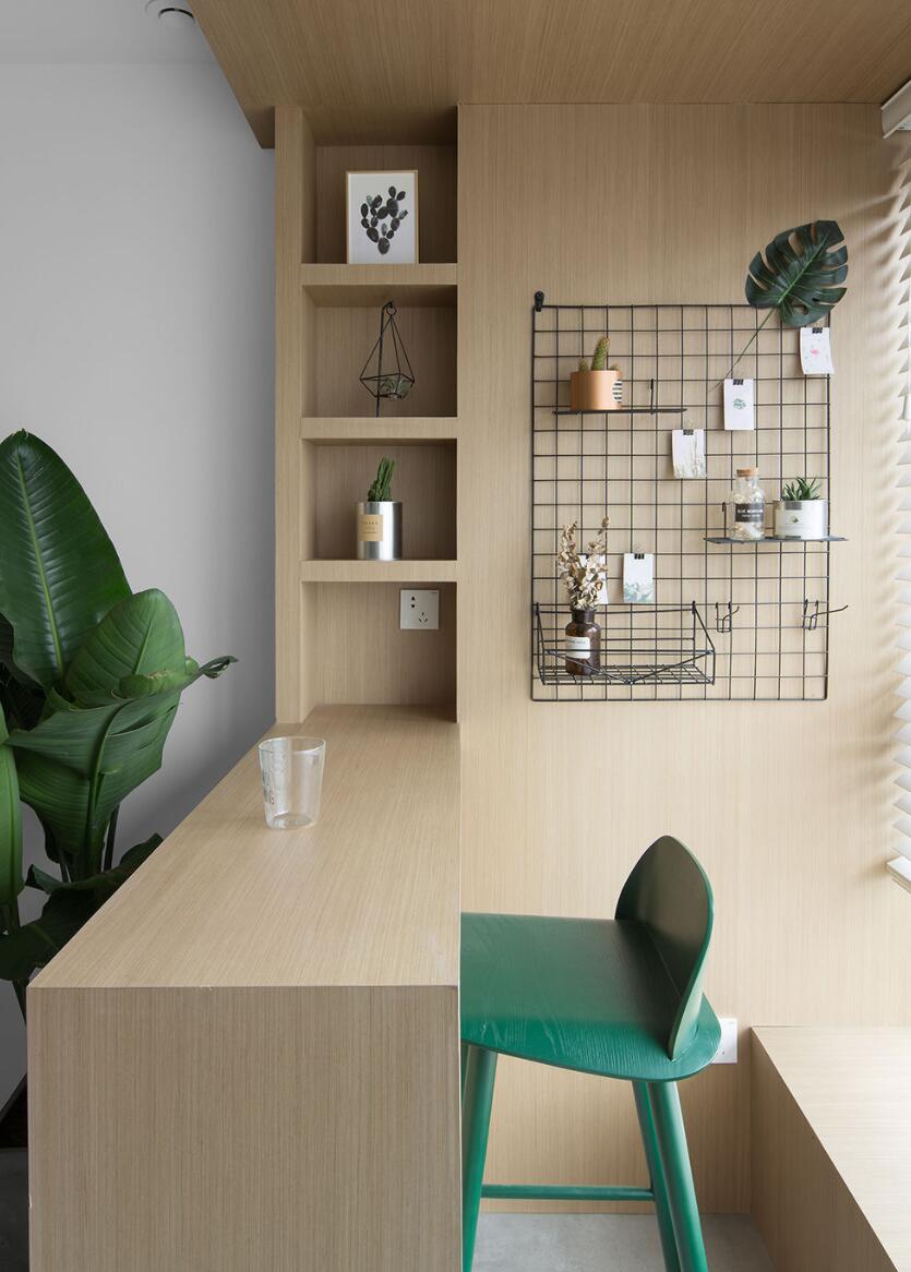 原来不改造也能做到实用,她90㎡新家,进门就是8米长的功能柜