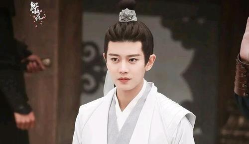 任嘉伦|任嘉伦“多重惊喜”霸屏!即将迎来“新旅程”,开辟新天地