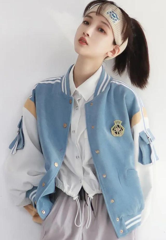 李菲儿|《伪装学渣》漫画出衍生服饰了，一共四套JK，很适合学生党