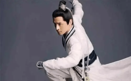 胡歌|胡歌沉淀2年强势归来，一连官宣4部新片！搭档的都是“当红一线”