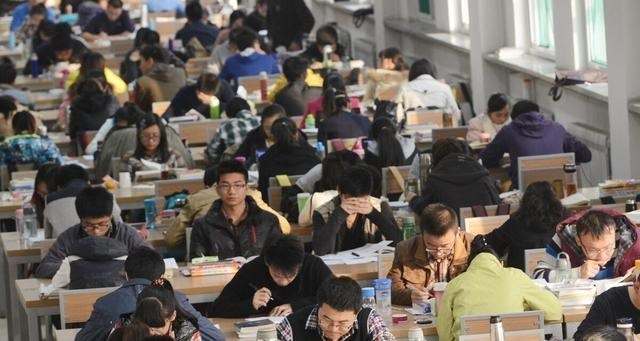 家有二宝育儿|高考新鲜事不断:多所985大学“遇冷”,C9大学沦为“征集志愿”