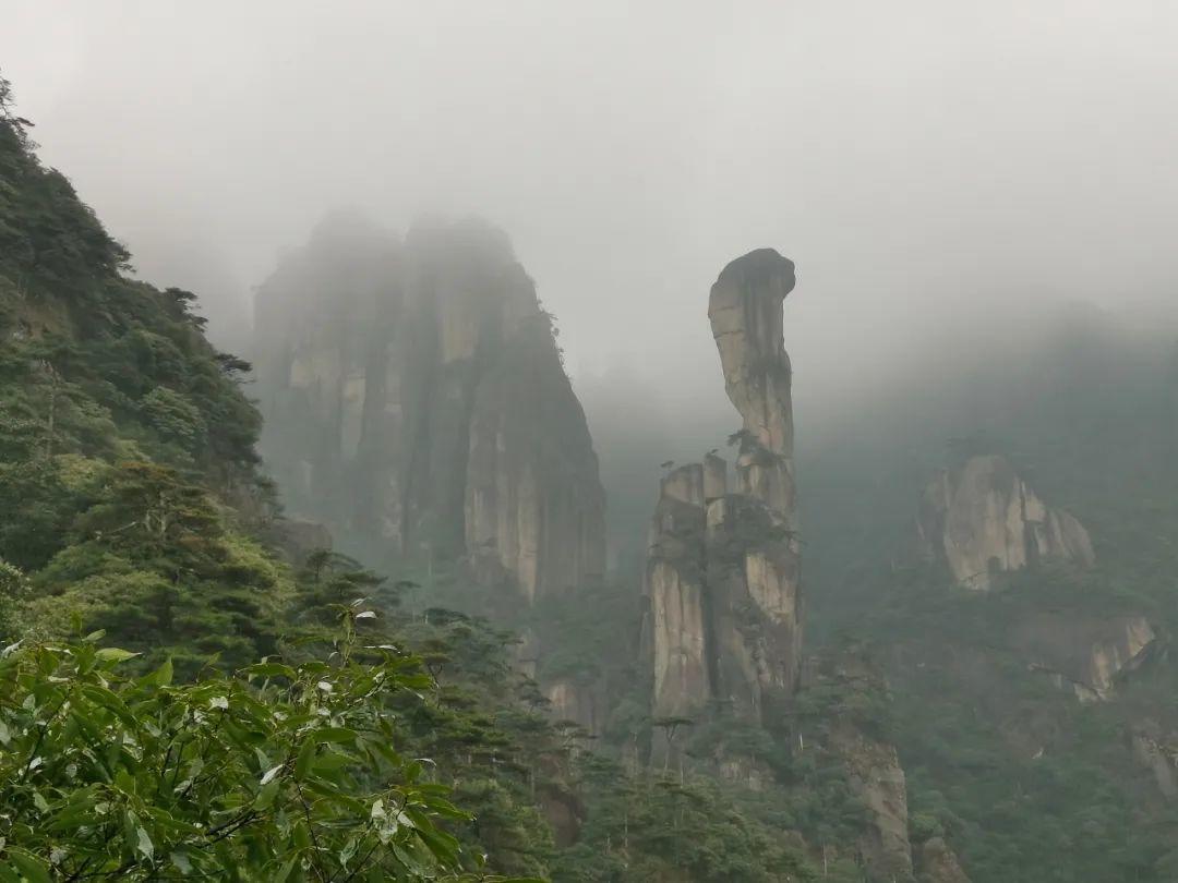 三清山 西太平洋边缘最美丽的花岗岩，三清山千奇百怪的石峰让你一次看个够