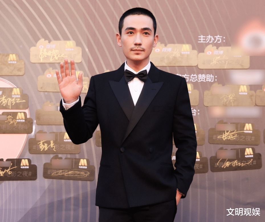 朱一龙|朱一龙在晚会后台被采访,离开百万修图师后,无精修状态过于真实