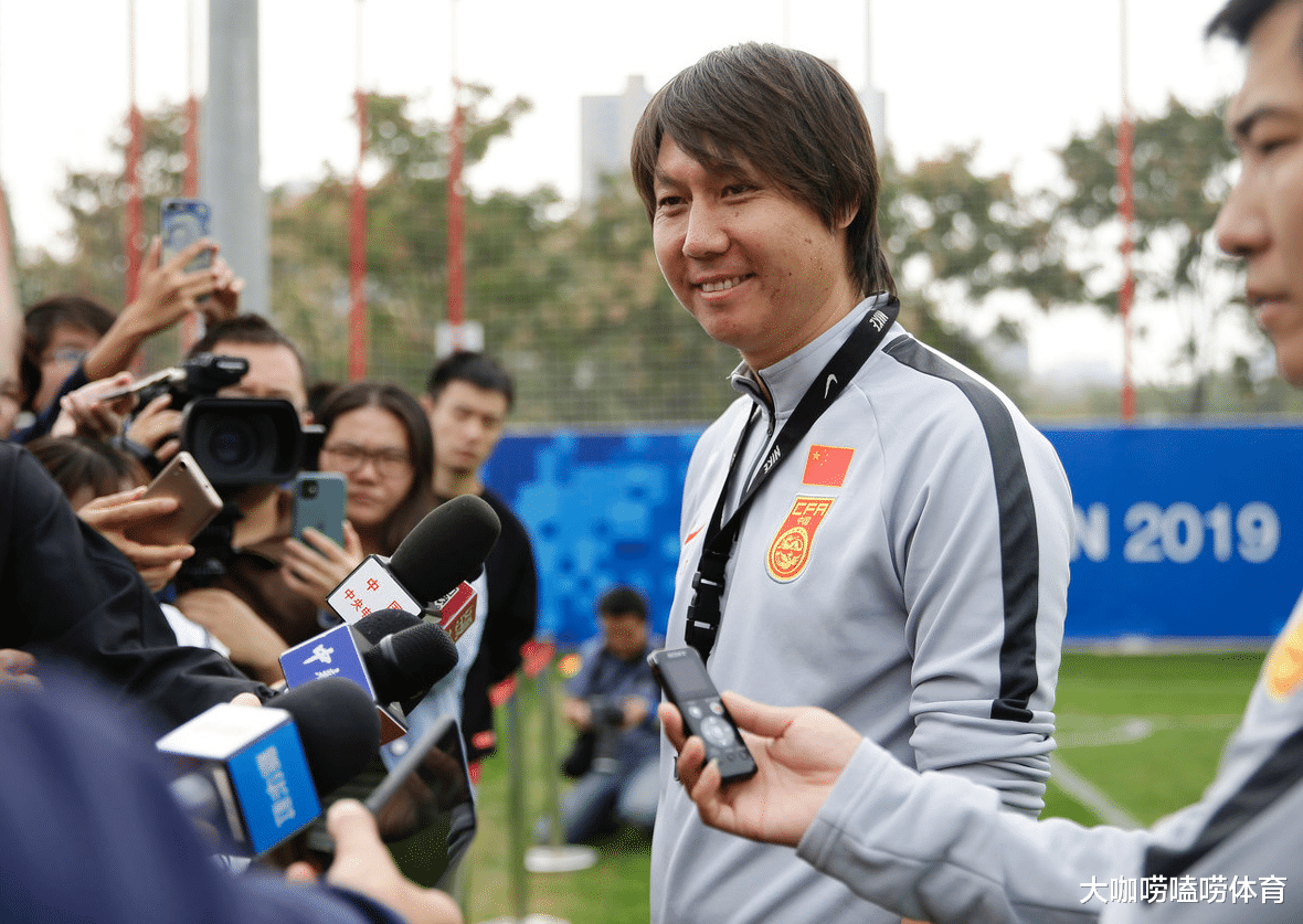 国足|李铁重磅喜讯！西亚劲敌爆冷被绝杀，国足末轮输叙利亚仍可能晋级