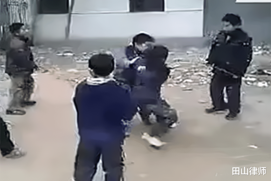 马路杀手 杀人狂魔许官春的浮沉往事:自小成村霸而后抢钱杀人,神秘的马路杀手令人闻风丧胆