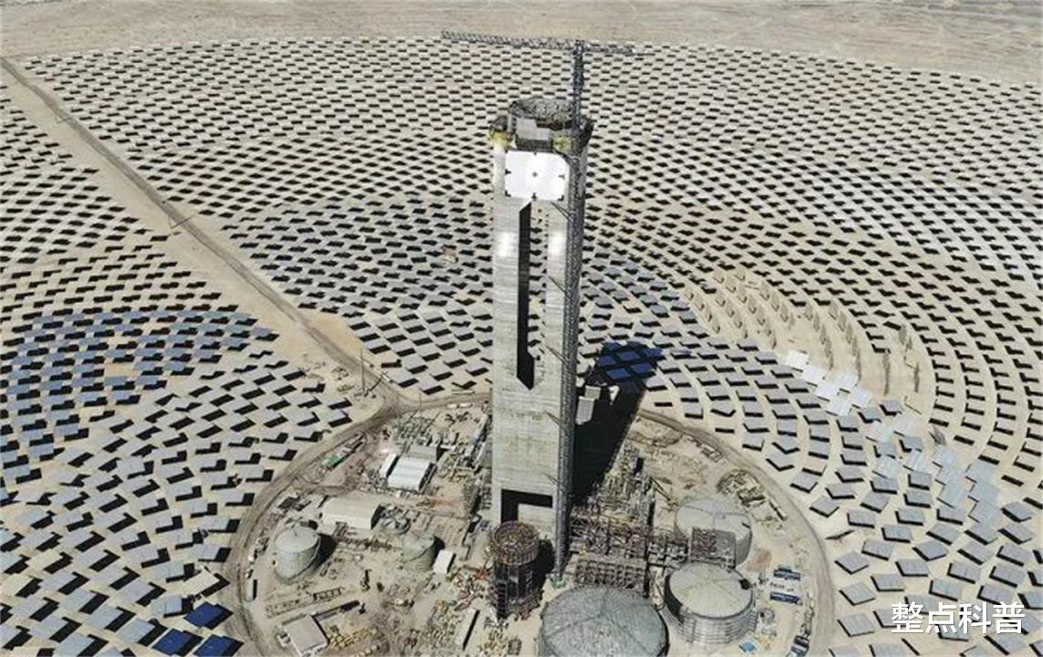 新疆维吾尔自治区 “天空之镜”有多牛？年发电近2亿千瓦时，堪称“太阳搬运工”