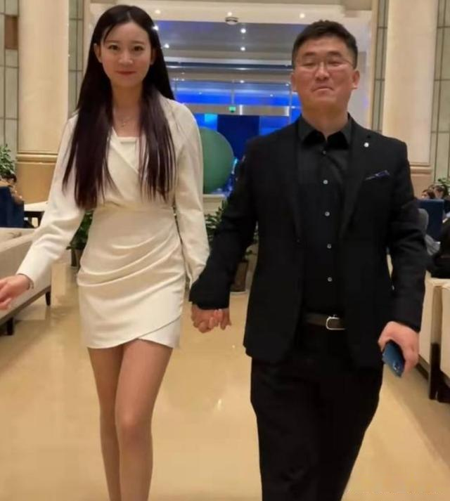 (姜涛老婆小羽毛) - 165生活小常识网
