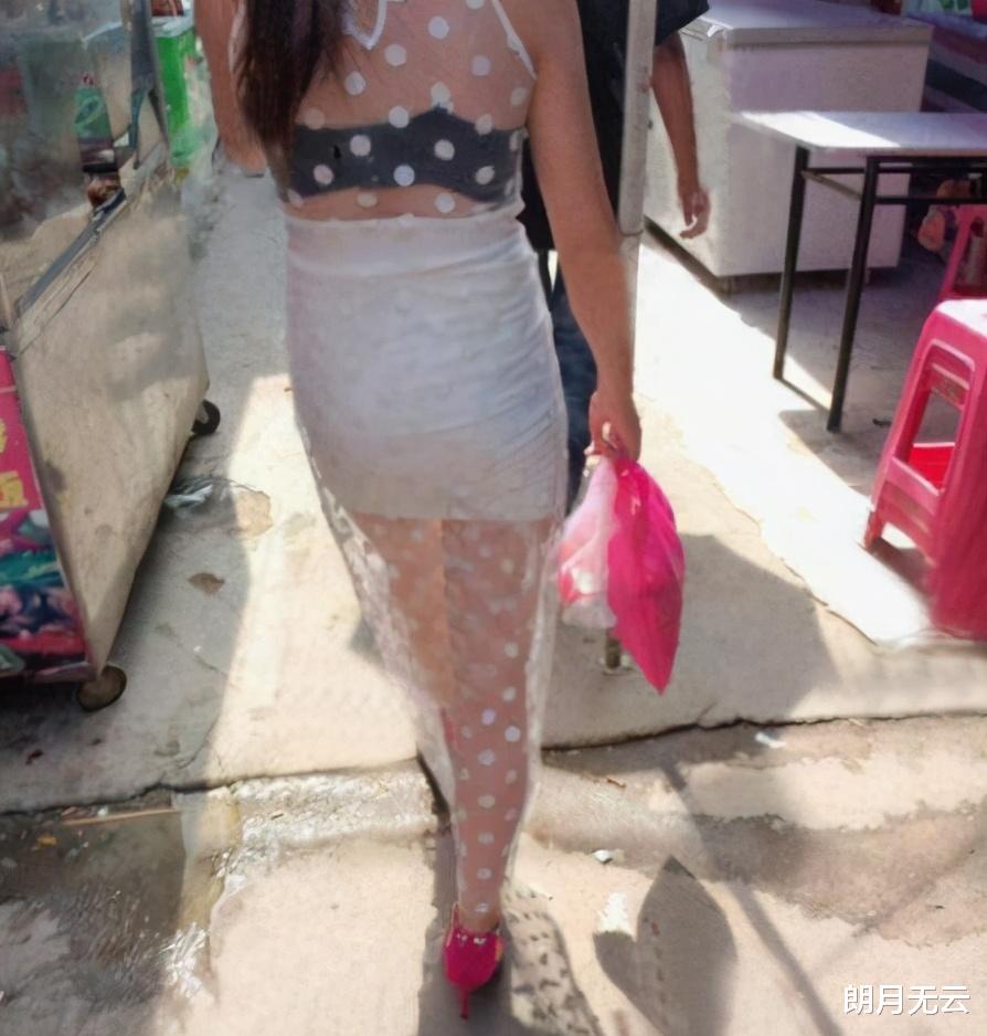 |“钓鱼的时候直接飞到我手上,你知道这是什么吗?”还是第一次见呢,哈哈哈哈