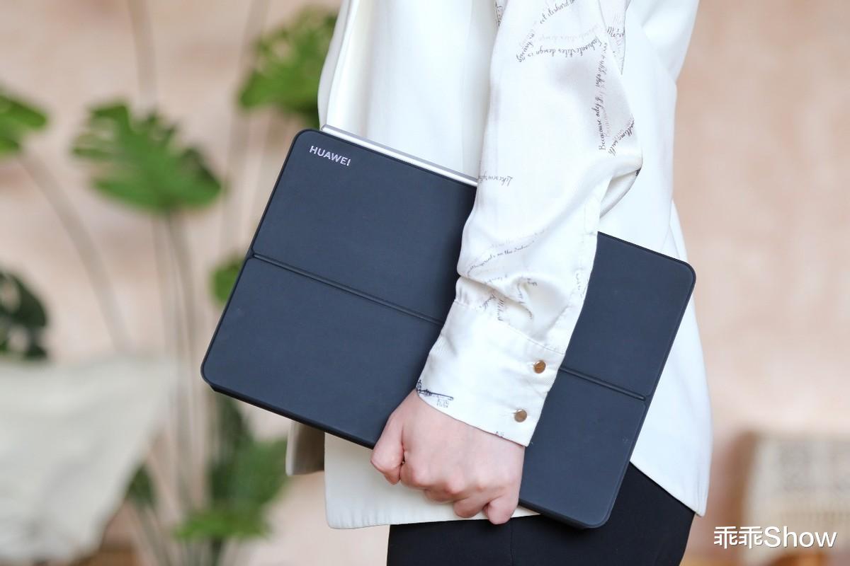 编程|搭载OLED屏 形态百变 华为MateBook E图赏
