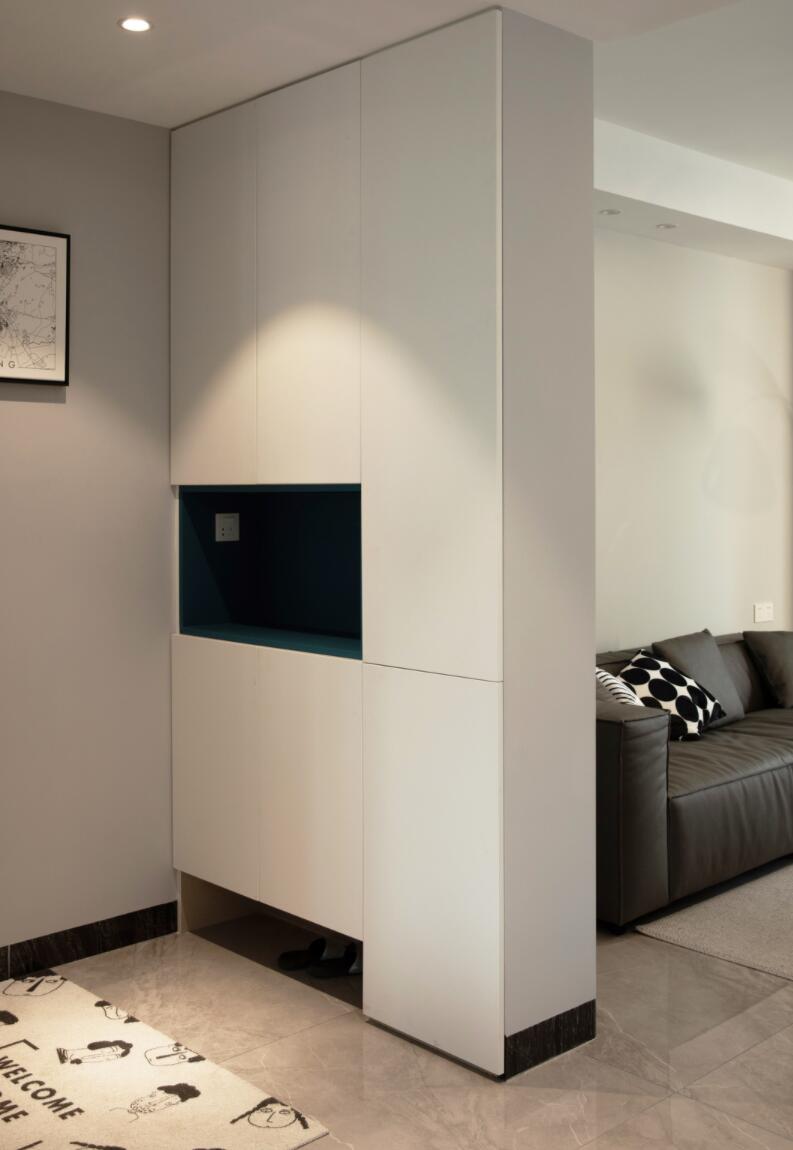 往往最实用的家,都不需要过多的改造,像她家,简单又耐看