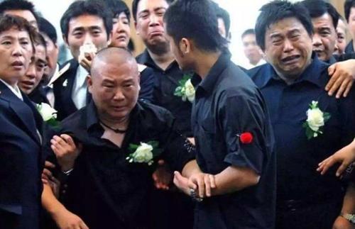 郭德纲|刚开年就上了两个热搜,和徒弟深度绑定的郭德纲估计又要头痛了