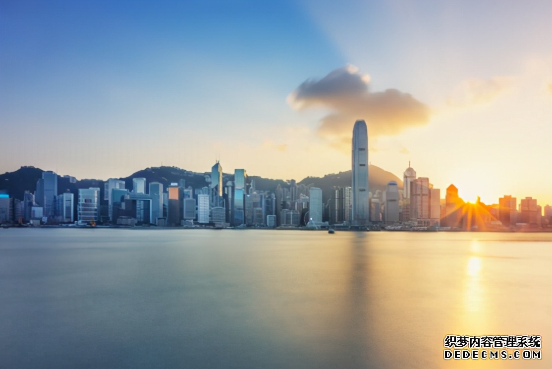 新晟李小姐 香港银行开户的基本事项及好处有哪些？