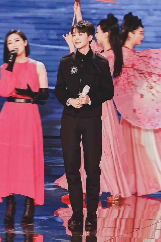 明星|扫“娘”风暴来袭，这些明星纷纷展示硬汉照，求生欲满满