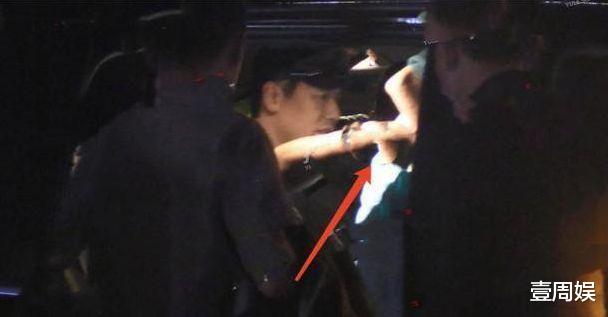 秋瓷炫|42岁秋瓷炫直播间秀厨艺，只字不提于晓光，发量稀疏骨瘦如柴！