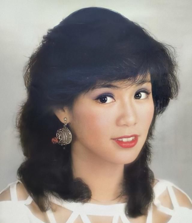 黄蓉|牙齿丑，也不影响成为美人的8大女星，现代人为何不能容忍瑕疵了