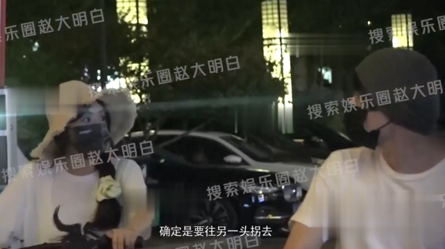 张含韵|因戏生情？张含韵佟梦实餐厅约会被拍，牵手漫步回酒店互动甜蜜