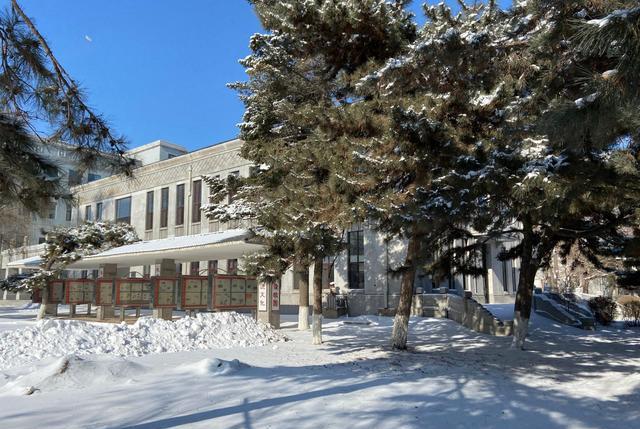 小小旅行端 东北大学雪景，老建筑在雪后更好看