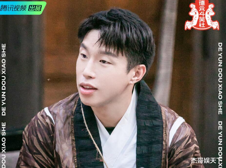 秦霄贤|秦霄贤主动扣分?郭德纲夸他时露端倪,他只是“控票工具人”罢了