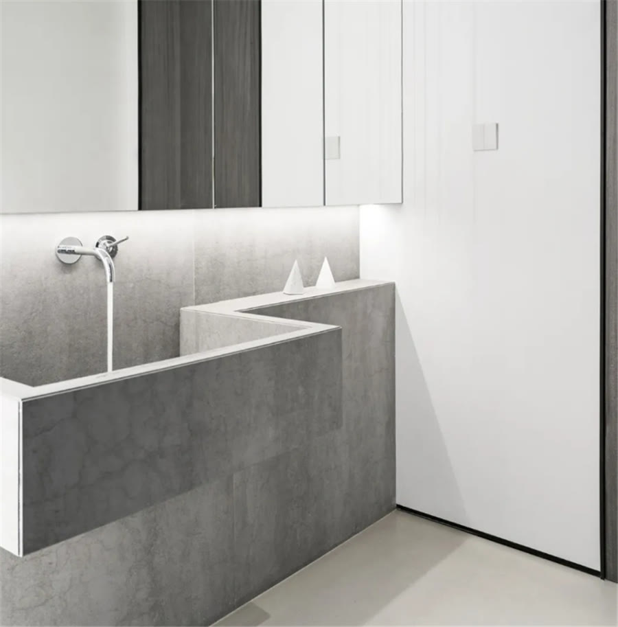 90后夫妻俩花百万，把家装成“家徒四壁”，130㎡空无一物太极简