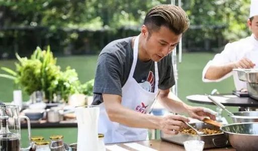 黄子韬|5位拥有“神技能”的明星，徐锦江一幅画卖80万，黄子韬多才多艺