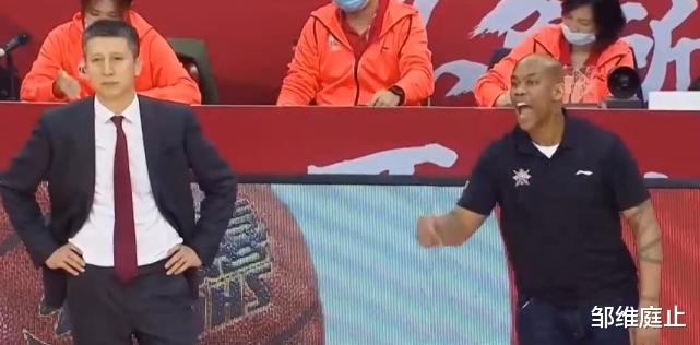郭士强|辽篮众将现场支持老叔，郭士强让人失望+沮丧离场！马布里怒吼发泄
