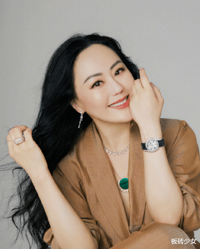 章小蕙|“香港第一败家女”章小蕙:败光俩富豪家产,让钟镇涛负债2.5亿