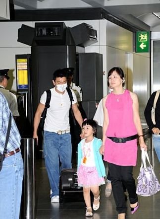 蔡徐坤|刘德华妻子选秀照片曝光！女神气质不输王祖贤，不卑不亢获宠24年