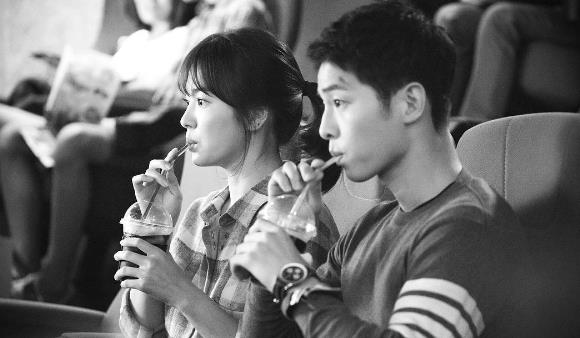 张基龙|《现正分手中》宋慧乔张基龙情侣海报曝光，网友：这是姐弟恋？