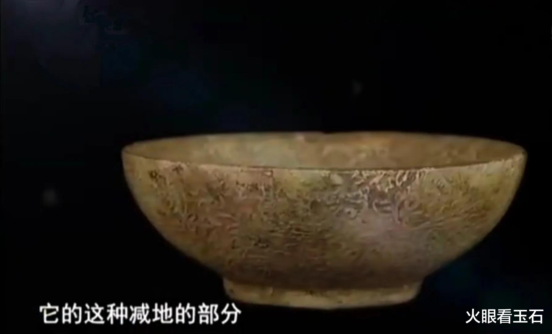 |乾隆年间的玉碗，古玩商十元都不收，拍卖公司估价300万