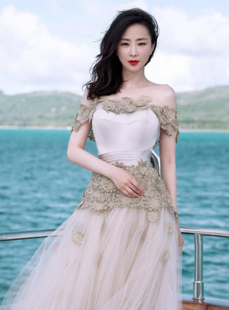 林静|她从空姐转行当演员，出道18年不炒绯闻，40岁了还没结婚