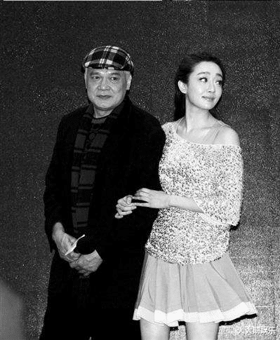 杨洋|申军谊：除夕夜离婚后跟贾妮同居，被女儿恨20年，64岁单身一人