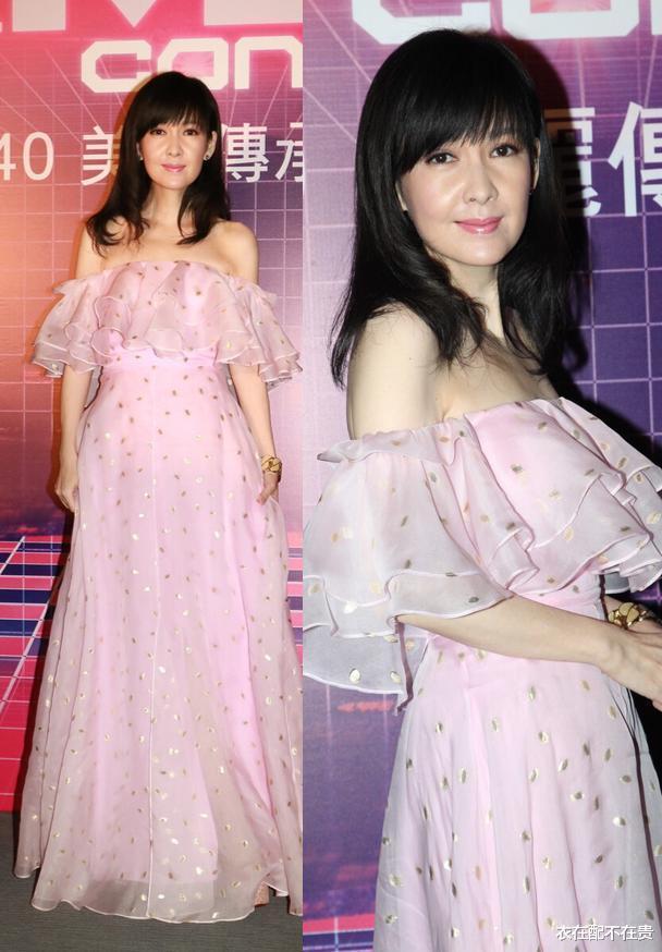 衣在配不在贵|周慧敏离开滤镜颜值大打折扣,穿粉裙虽然惊艳,但皮肉却难掩老态