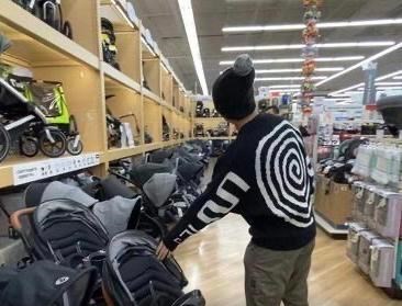 张恒|张恒朋友爆料:两个孩子曾母乳喂养,晒出多张张恒居家养娃照片