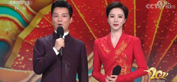 春晚|春晚爆款新鲜出炉！李思思口红色号美到上热搜，牛年定制口罩超时尚