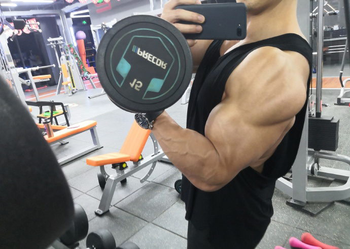 健身圈一哥|北电走出来的肌肉型男，拒绝“娘炮”，练就一身腱子肉！