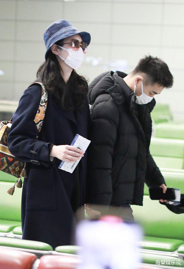 巴迪|奚梦瑶1月8日素颜变化大,2胎后变瘦,和老公走机场有邻家女孩范