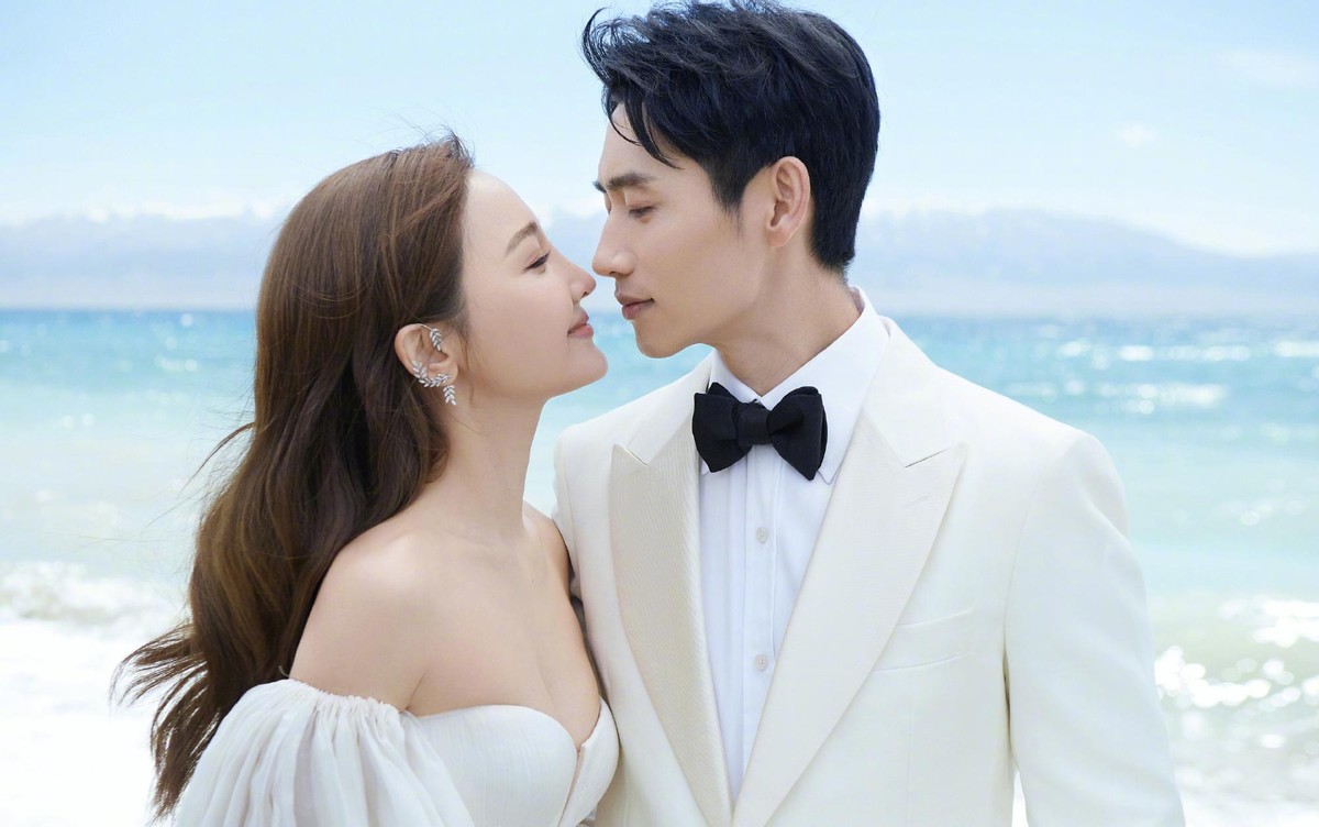 白小白的衣橱|魏晨发文晒结婚照,被“全网”羡慕的新娘子也好漂亮,两人真般配