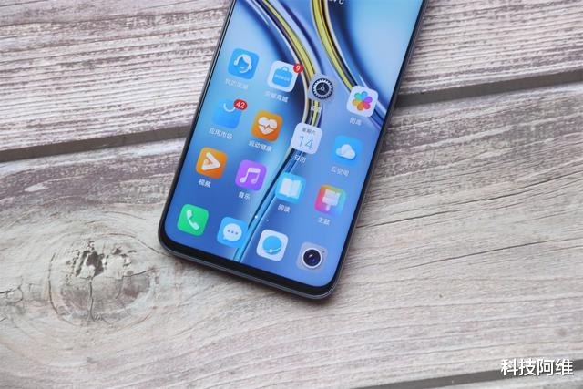 华为荣耀|从2199元跌至1579元,66W+6400万三摄,从中端市场跌至低端市场