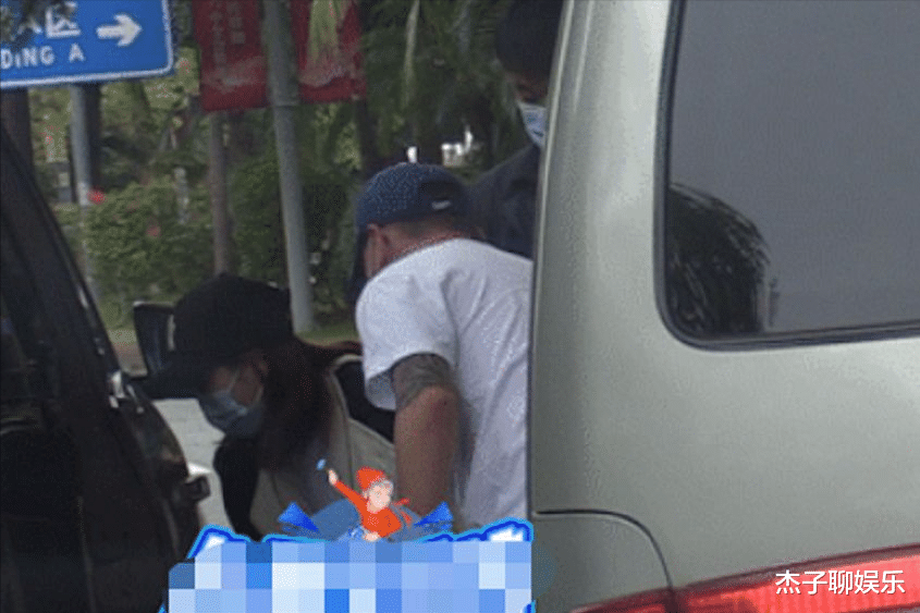 关悦|知名男星走红后没了爱情,醒悟后再寻旧爱,如今女方坐轮椅出行