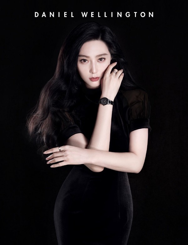 范冰冰|范冰冰再拿下全球代言太抢手！穿黑裙美艳大气，涂红唇更风情万种