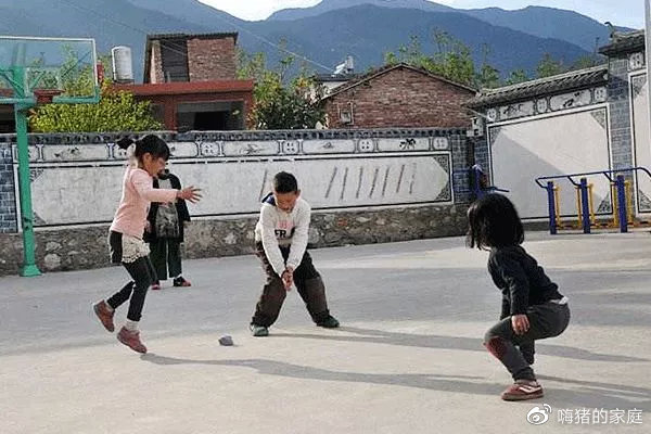 嗨猪的家庭|看完这组30年前的暑假偷拍照,我悄悄换掉了儿子的假期计划表