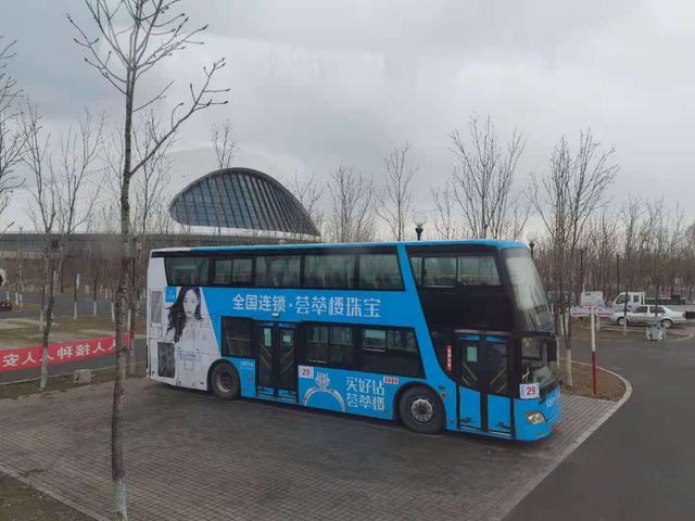 生活报 便民又实惠！记者“尝鲜”新区3条公交新线路