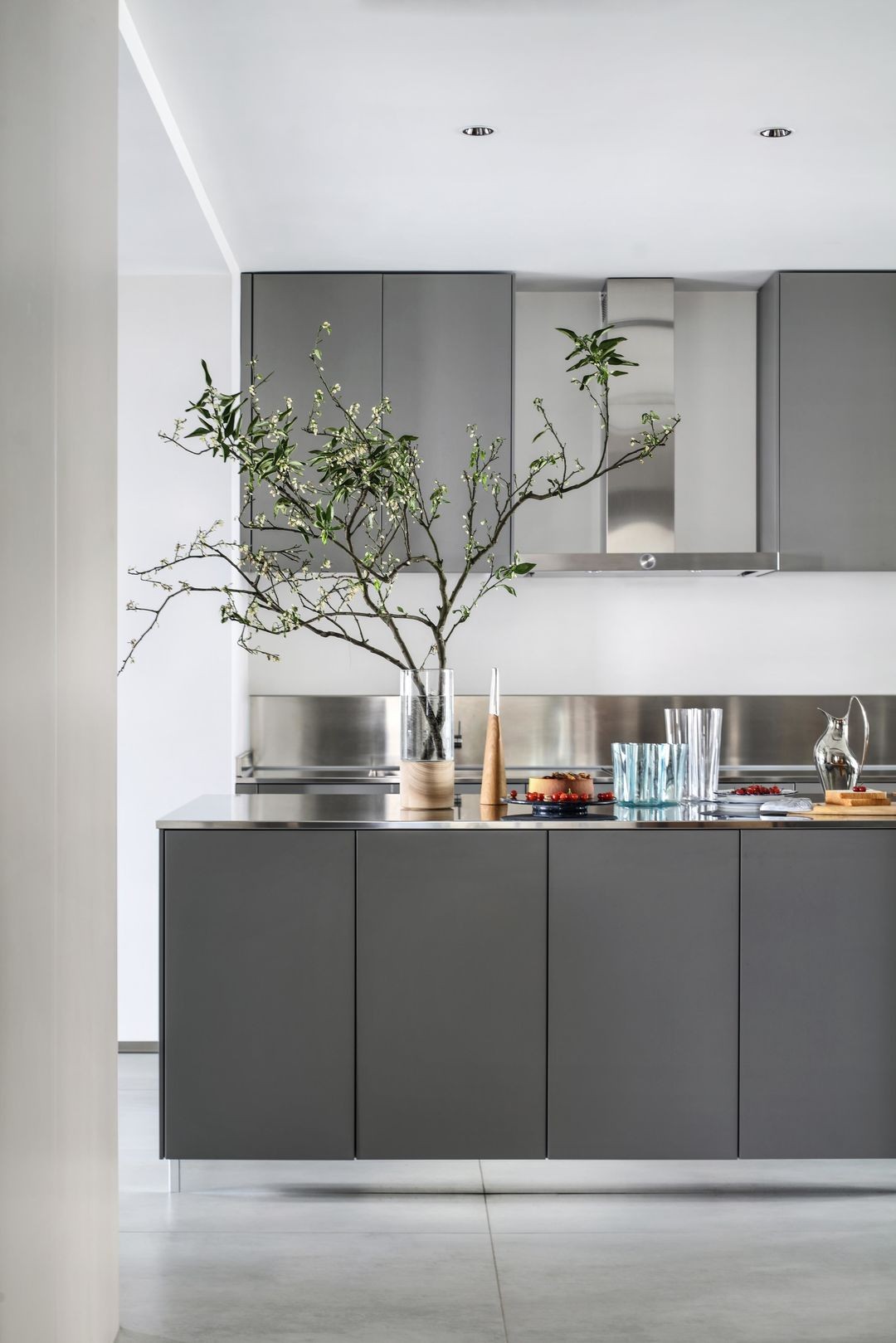 280平精装房大改造,加入瑞典艺术品,打造中西碰撞的艺术之家