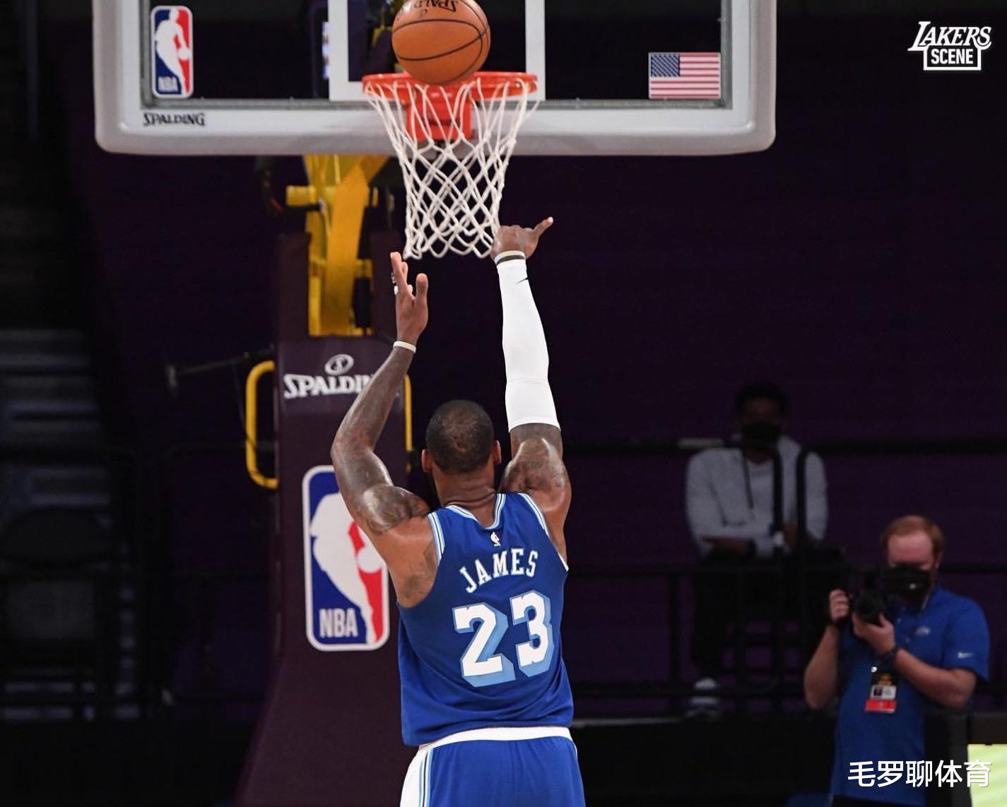 詹姆斯·哈登|没詹皇6胜7负!湖人队友真不差,跟哈登库里相比,直接看出差距