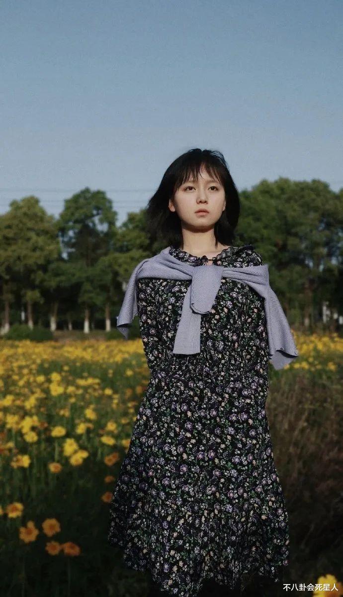 小戏骨|“小宝钗”钟宝儿长残了！16岁脸圆下巴短，失去灵气变普通素人