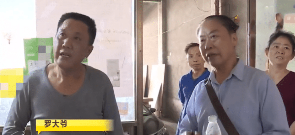 评理三分钟 56岁大爷每天搬货到半夜11点，结算时没有工资，老板：发善心赏你200元