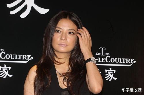 赵薇|赵薇被传封杀后，首次更新动态，一条留言打破“逃跑”传闻！