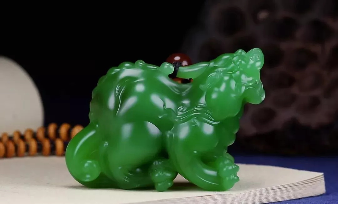 小叶紫檀|说说和田玉的有色料的那些事