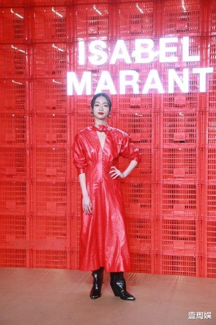 赵丽颖|31岁吴瑾言跟34岁王子文同台，差距太大，分分钟被对方碾压！