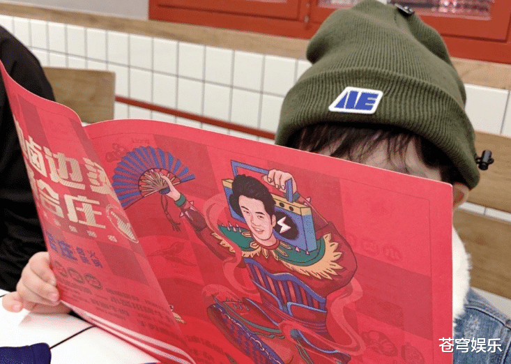 小海绵|小海绵探班baby被拍，圆圆后脑勺太萌，“暴风成长”4岁身高突出